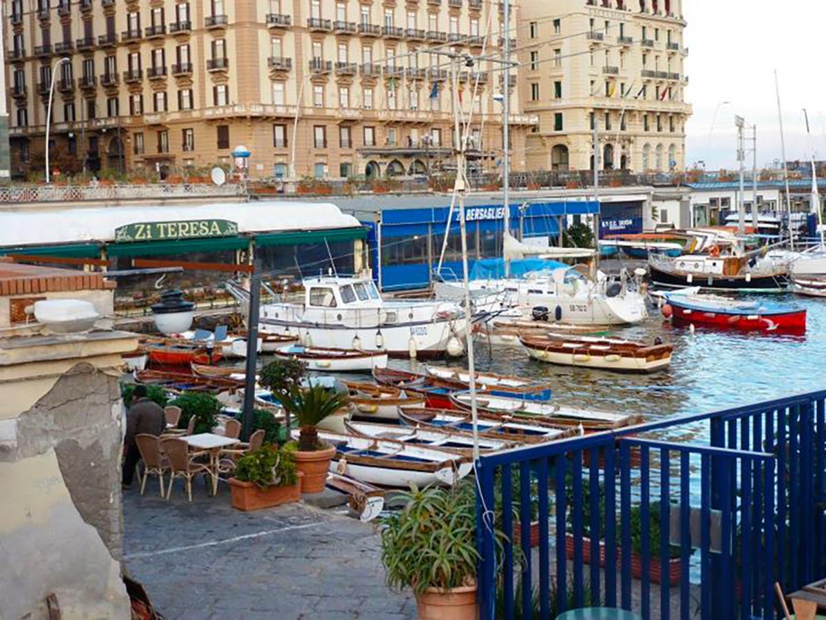 Napoli Lungomare Caracciolo Mon Amour Nápoles Exterior foto
